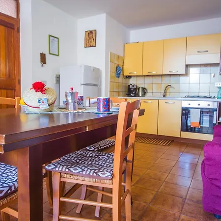 Apartment Casa Goletta Per 4 A 2 Minuti Dalla Iunq0334 *